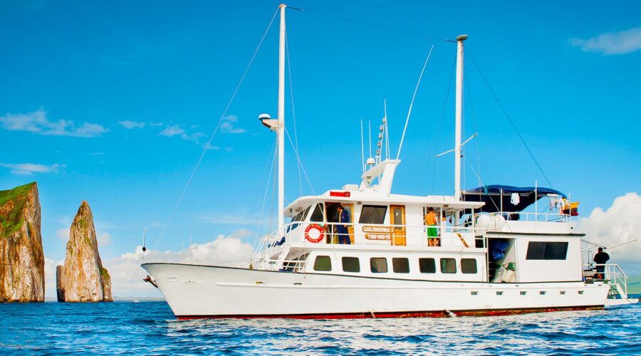 5 Days Budget Cruise in Galápagos Islands - Cheapest Time
