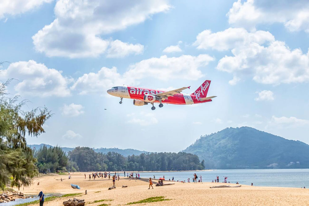 AirAsia Aircraft, Phuket, Thailand - Cheapest Time