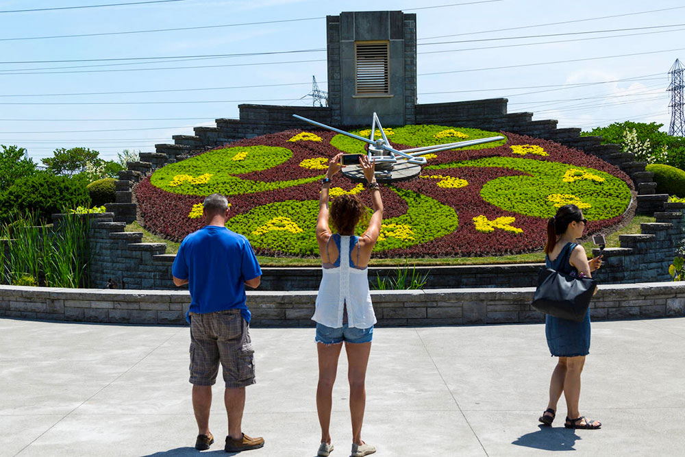 Niagara Parks Floral Clock - Cheapest Time