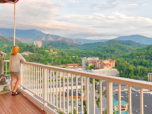 Cheapest Time to Visit Gatlinburg - Cheapest Time