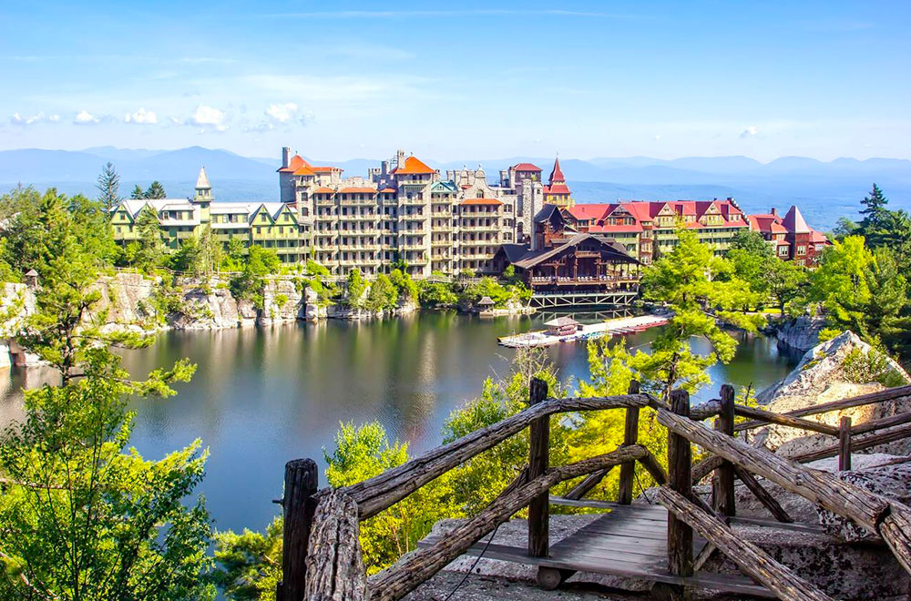 Scenic View of Mohonk Mountain House and Mohonk Lake - Cheapest Time
