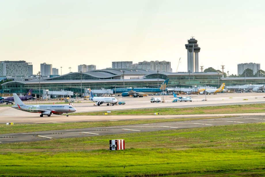 Cheapest Time to Fly to Vietnam in 2025/2026 with Costs
