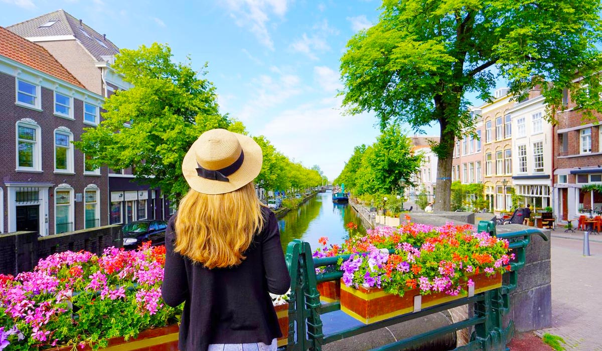Cheapest Time to Fly and Visit Netherlands - Cheapest Time