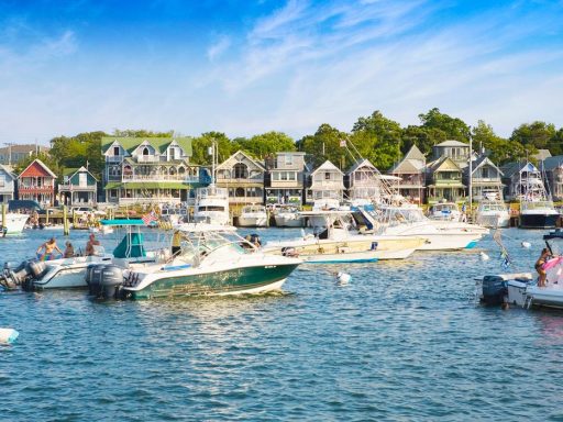 Cheapest Time to Visit Martha's Vineyard - Cheapest Time