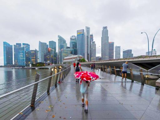 Visiting Singapore During the Monsoon Season - Cheapest Time